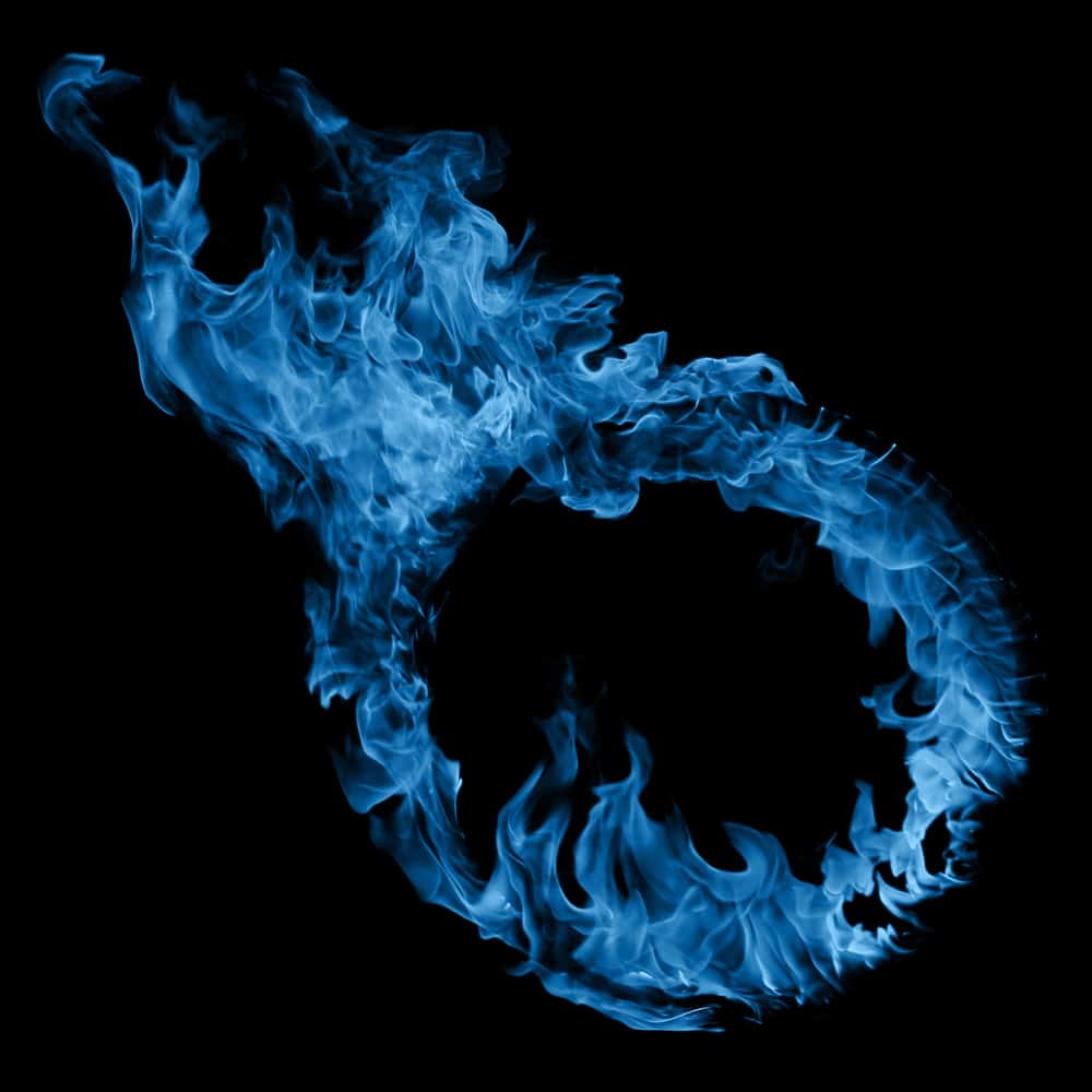 Blue fire текст. Синий огонь. Синее пламя круг. Синий Огненный шар. Синий огонь круг.